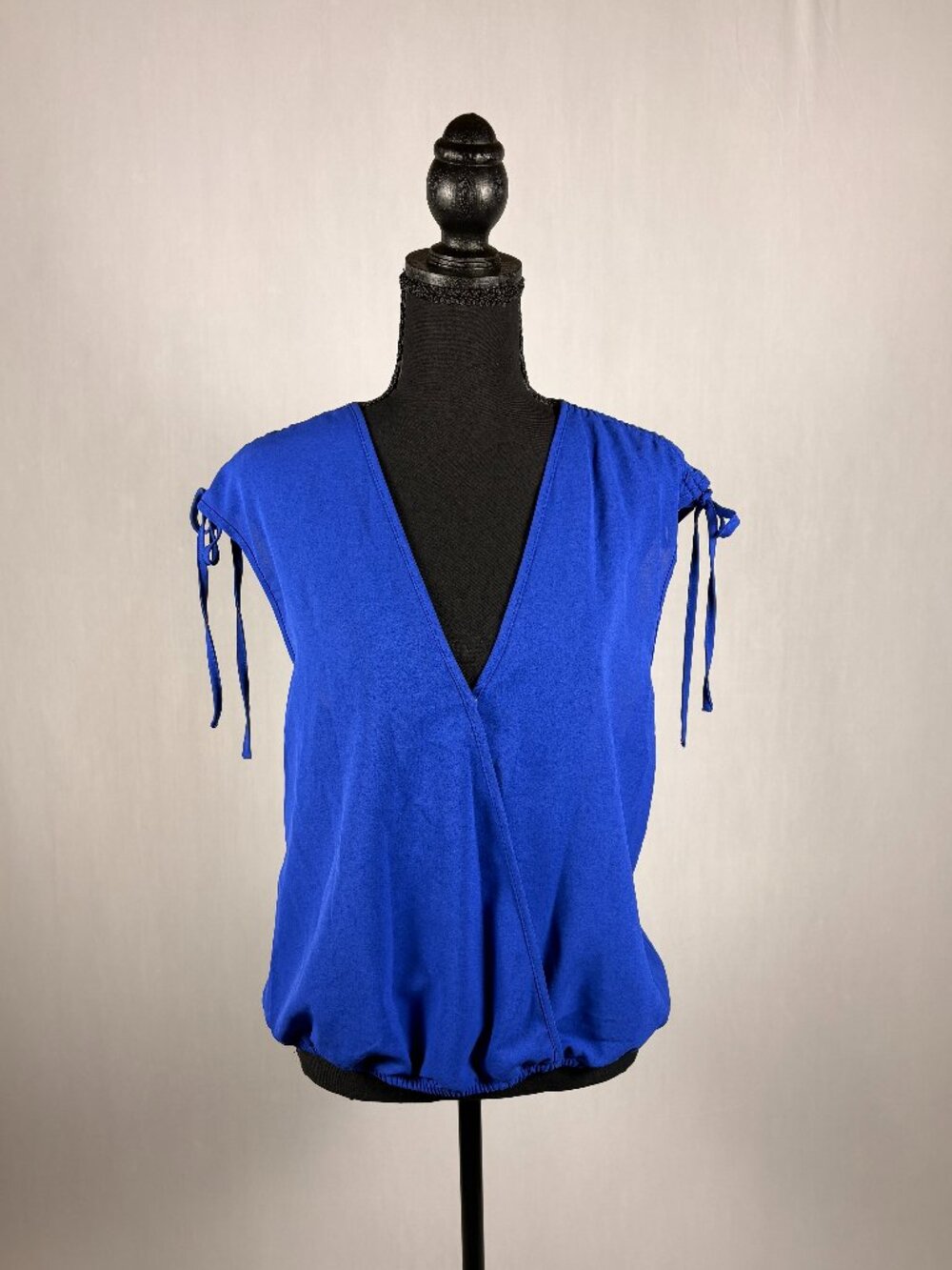 SHEIN | Sleeveless Wrap Blouse with Tie Sleeves | 1XL | Royal Blue | NWT
